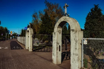 Brama wejściowa na cmentarz
